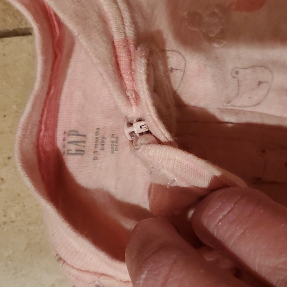 Lot of 6 Girl's 0-3 Months Footed Sleepers and sleep sack. - Picture 7 of 7